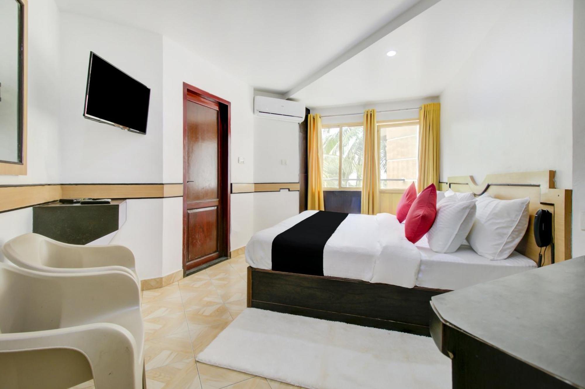 Collection O 75308 Floatel International Beach Resort Kannur Buitenkant foto