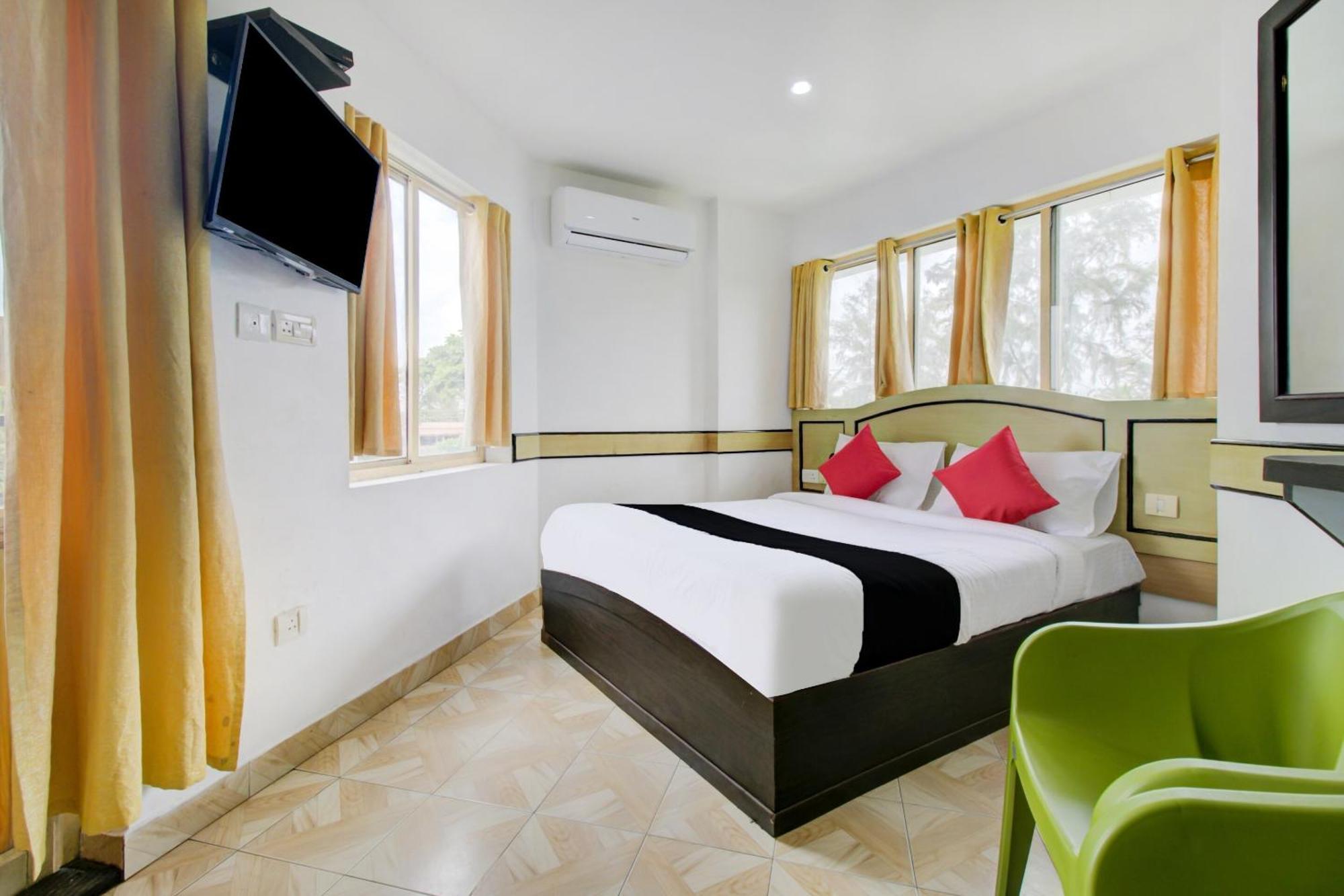 Collection O 75308 Floatel International Beach Resort Kannur Buitenkant foto