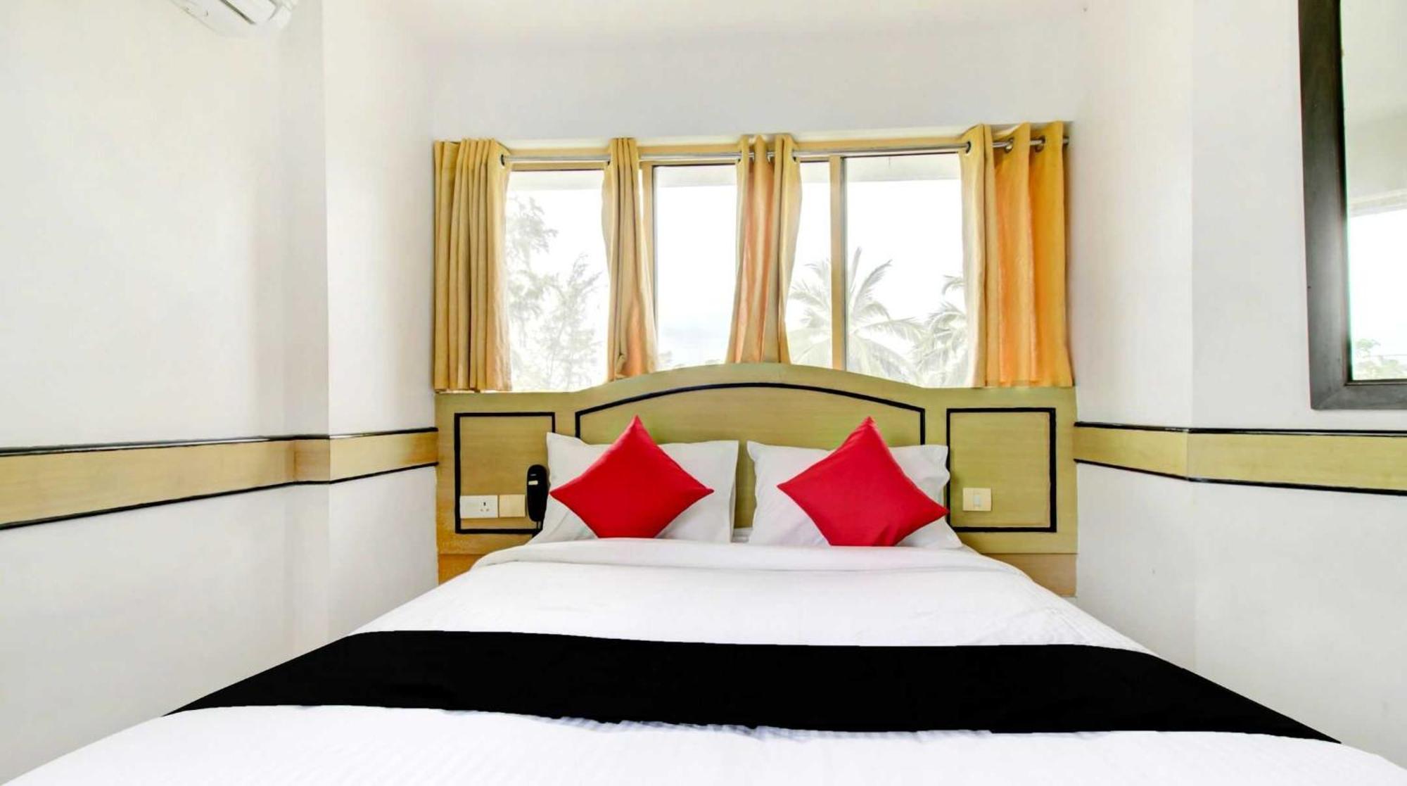 Collection O 75308 Floatel International Beach Resort Kannur Buitenkant foto
