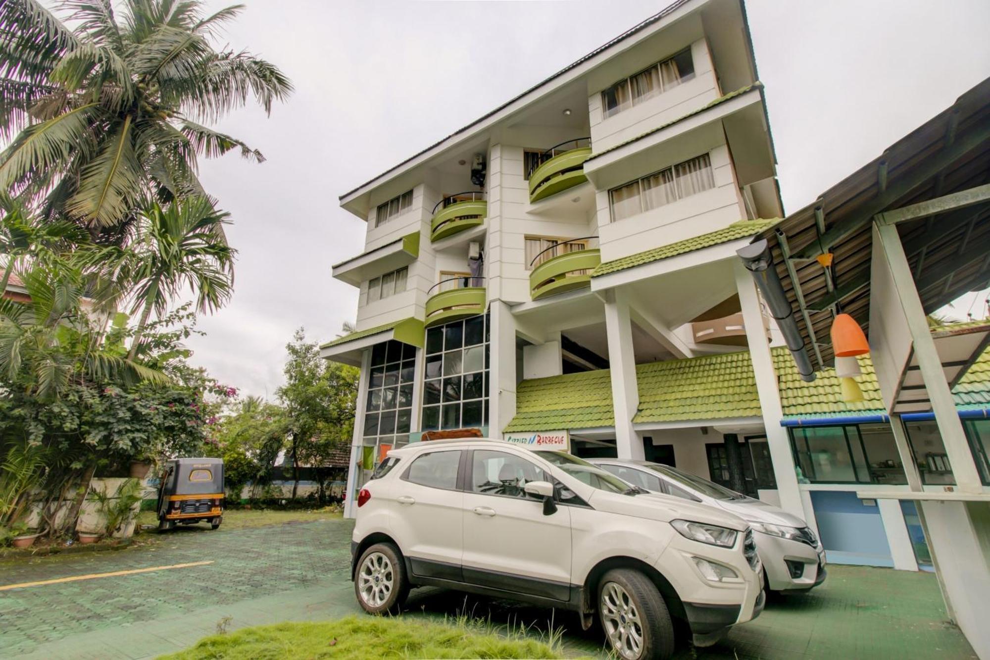 Collection O 75308 Floatel International Beach Resort Kannur Buitenkant foto